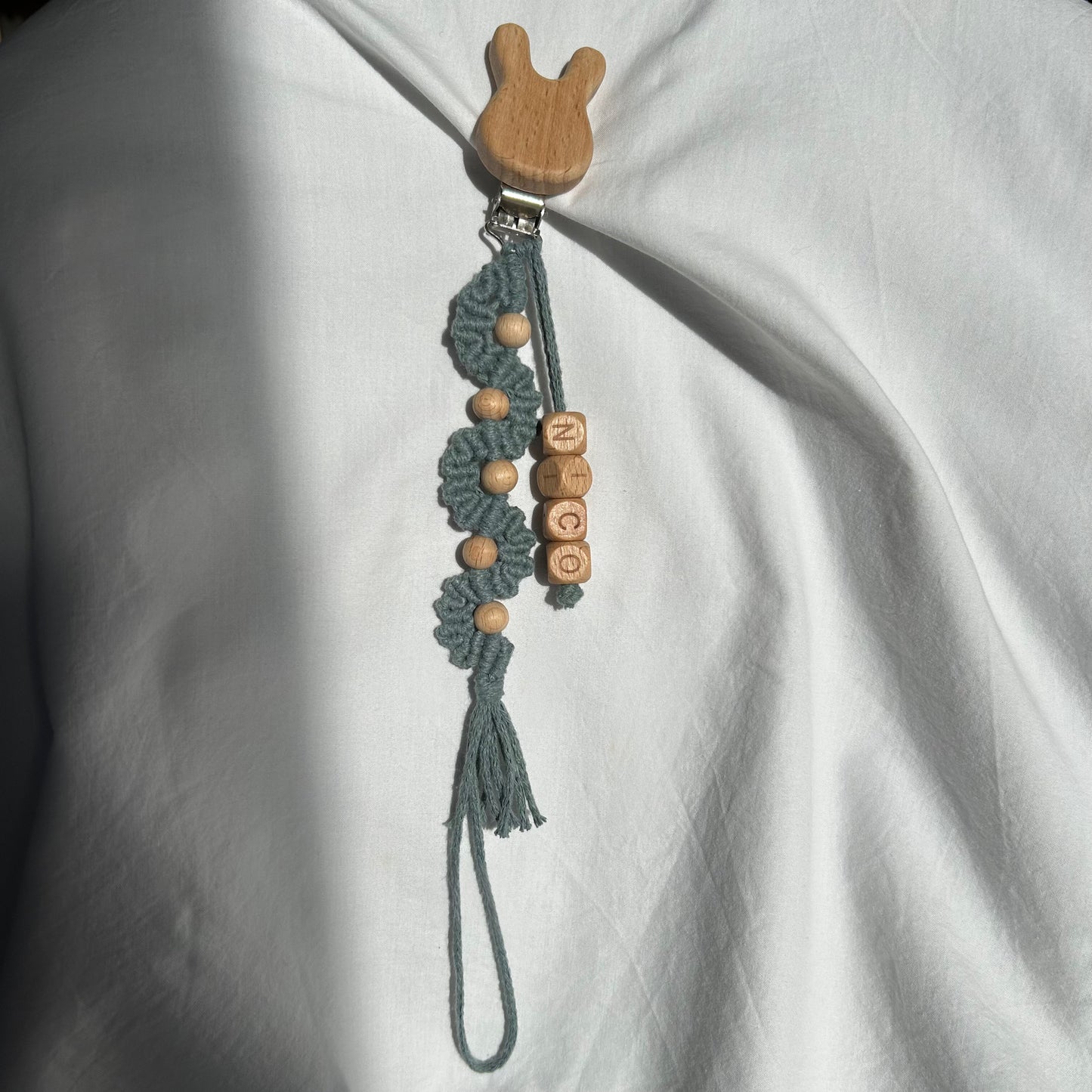 CHUPETERO MACRAMÉ PERSONALIZADO